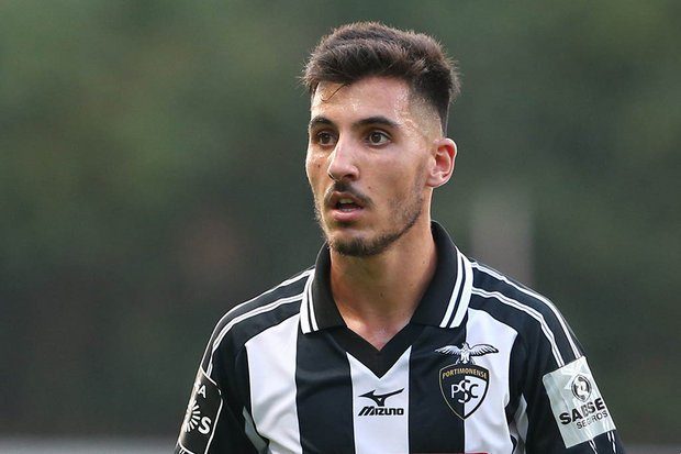 Imprensa: Lucas Possignolo é baixa confirmada; Pedro Sá regressa?